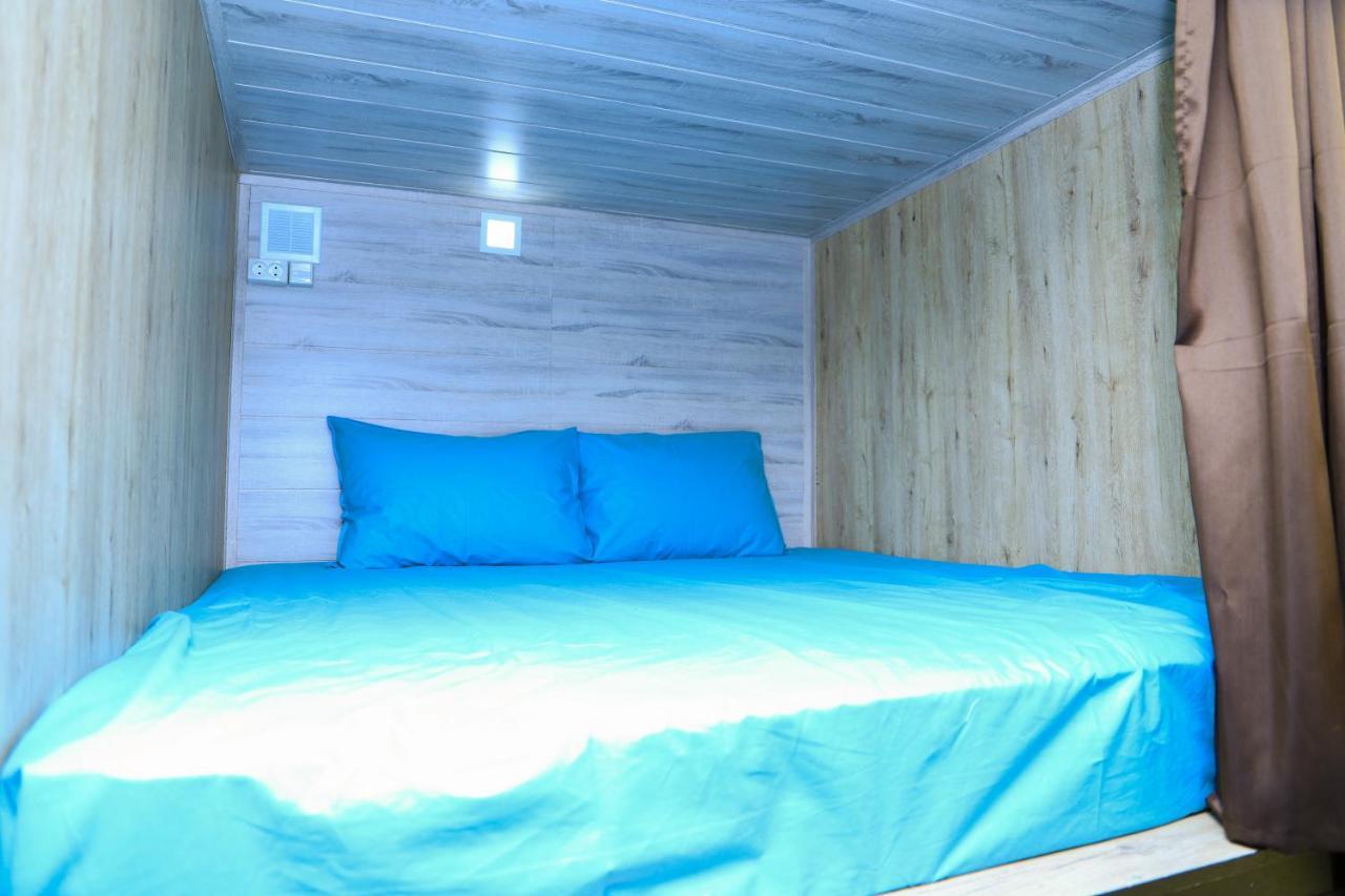 Capsule Hostel Karakol Esterno foto