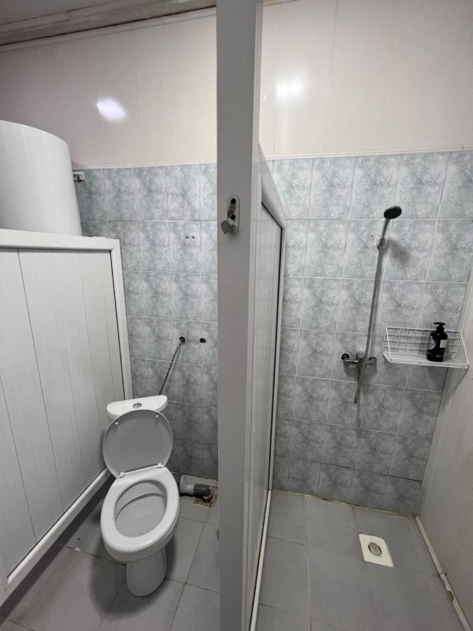 Capsule Hostel Karakol Esterno foto